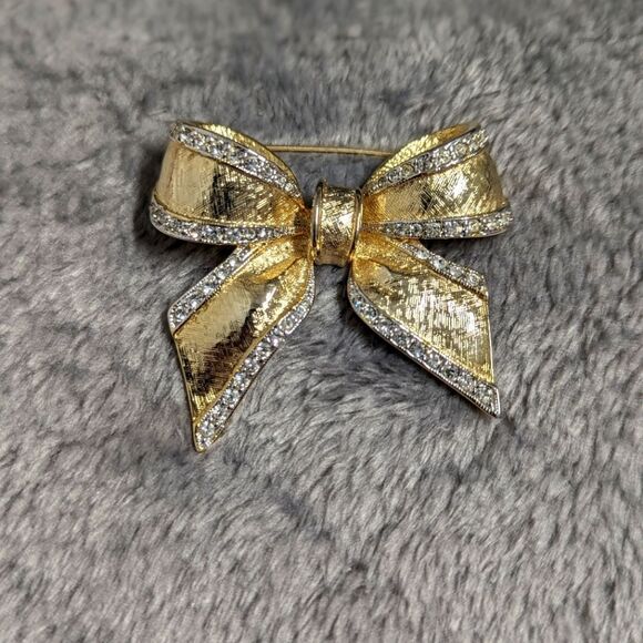 Vintage 1980's Goldtone & Rhinestones Bow Brooche - Picture 10 of 10